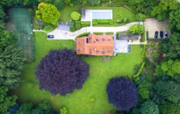 一棵树搞定楼前空地